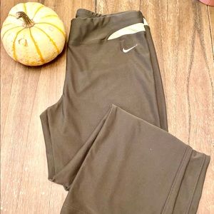 Nike fit dry 3/4 leggings